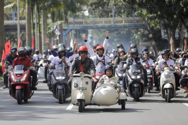 Mahfud MD Naik Motor Konvoi Bersama Ribuan Pendukung Di Pekanbaru