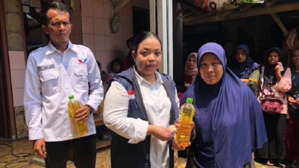 Caleg Perindo Ratih Purnamasari Dan Aa Oni Suwarman Gelar Bazar Murah