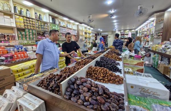 Masyarakat Mulai Berburu Kurma Di Tanah Abang Sukari Tunisia Tangkai