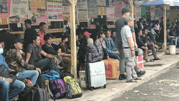 Terminal Lebak Bulus Mulai Diserbu Pemudik Di Hari Ke Ramadhan