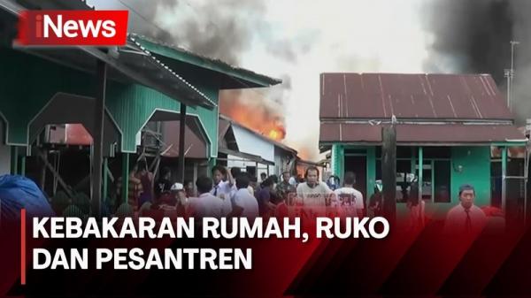 Puluhan Rumah Panggung Di Palangkaraya Hangus Terbakar