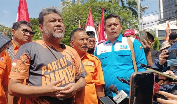 Partai Buruh Demo Tuntut Omnibus Law Dicabut Gaji PNS Naik 8 Persen