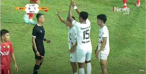 Sepak Bola Putra PON 2024 Wasit Pingsan Dipukul Pemain Aceh Ke