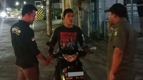 Tegas Tertangkap Tangan Buang Sampah Sembarangan Di Tangerang KTP