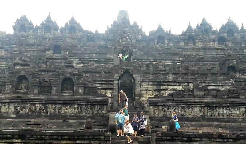 Gunung Merapi Kembali Erupsi Candi Borobudur Tetap Aman Dikunjungi