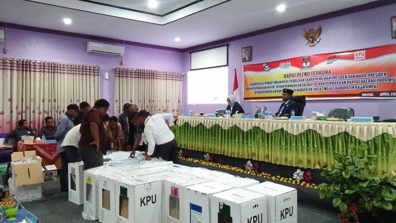 Rekapitulasi Kpu Jokowi Ma Ruf Unggul Sementara Di Raja Ampat