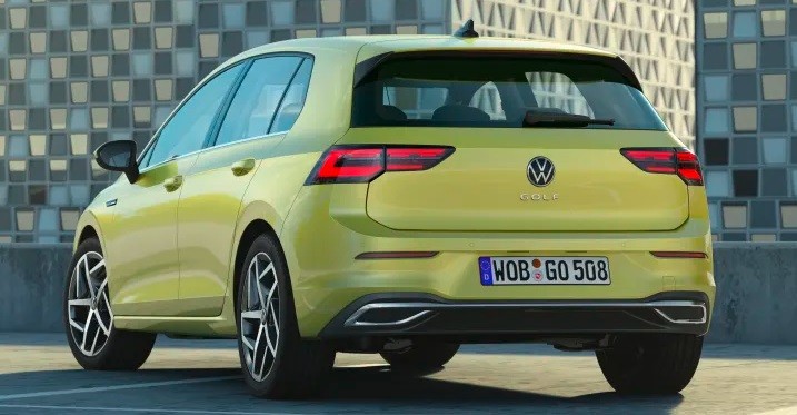 Vw Golf Generasi Terbaru Berdimensi Lebih Besar Begini Penampakannya