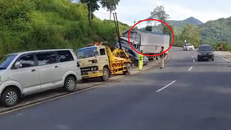 Kendaraan Tabrakan Beruntun Di Gentong Tasikmalaya Ini Dugaan