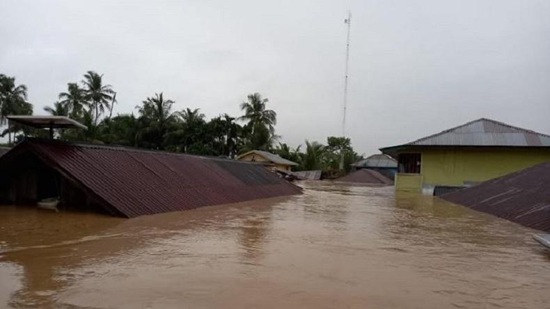 Banjir Meter Di Madina Setinggi Atap Rumah Warga Terpaksa Tinggal