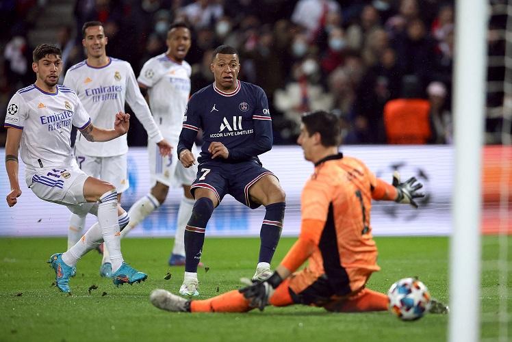 Hasil Psg Vs Real Madrid Messi Gagal Penalti Les Parisiens Tetap