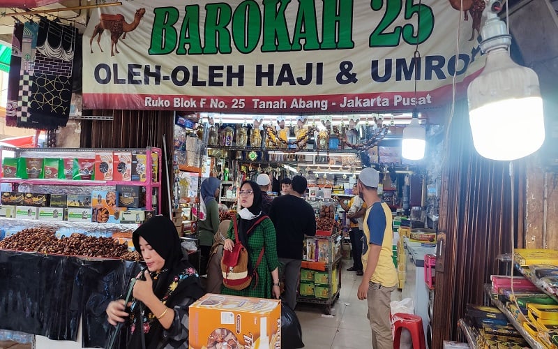 Ramai Dikunjungi Jelang Ramadan Omzet Pedagang Pasar Tanah Abang Meningkat