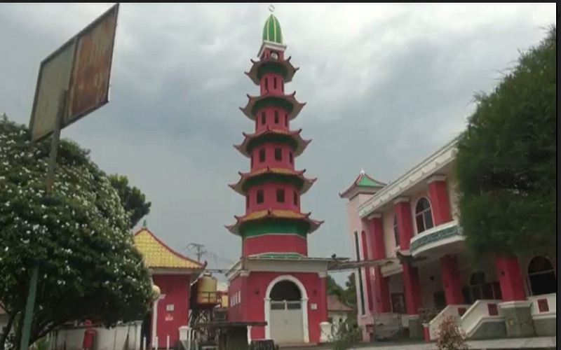 Melihat Pesona Masjid Unik Dengan Arsitek China Di Palembang