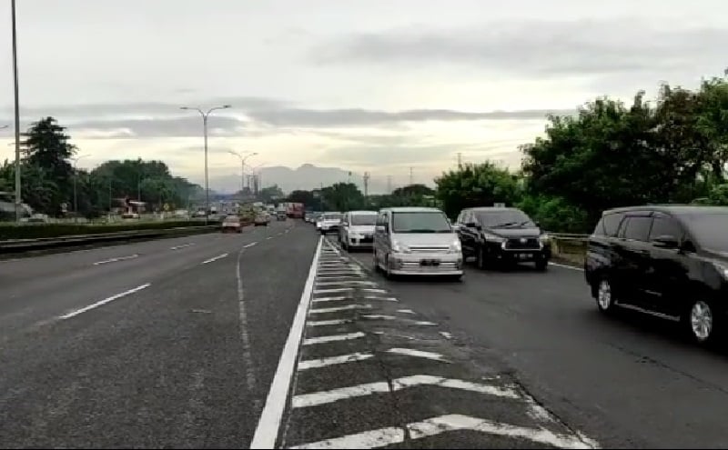 Tol Jakarta Cikampek Hingga Jatiasih Dipadati Kendaraan Pemudik