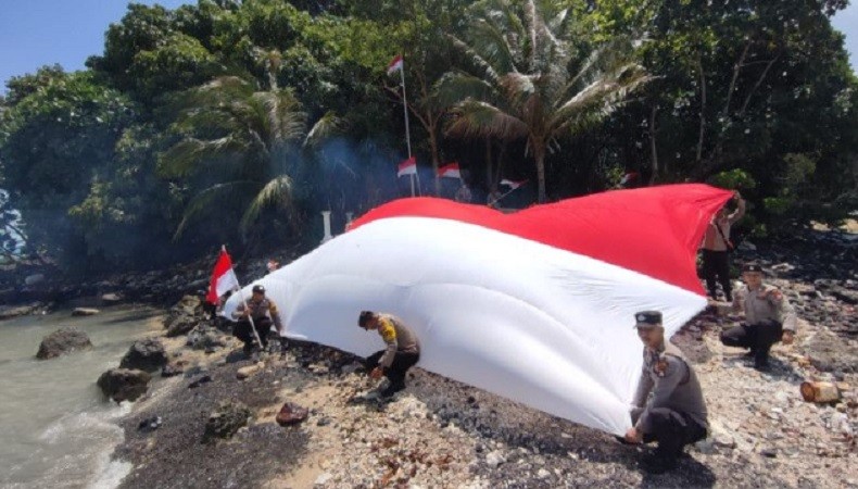 Viral Pemuda Asal Aceh Bakar Dan Robek Bendera Merah Putih