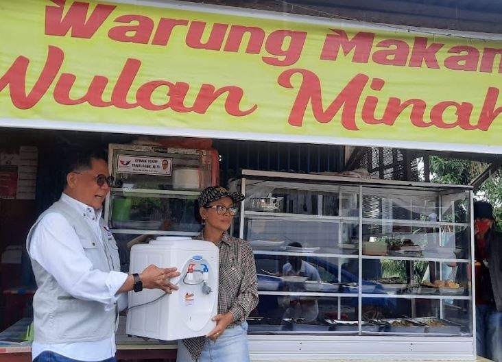 Peduli Umkm Partai Perindo Bagikan Dispenser Ke Warung Makan Di Manado