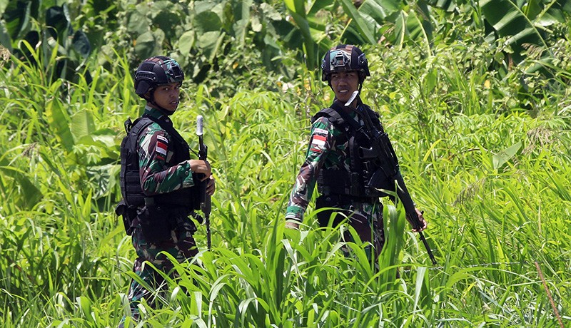 Prajurit Tni Polri Amankan Kunjungan Presiden Jokowi Di Papua