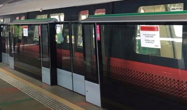 Viral Perempuan Ini Buang Air Kecil Di Kereta Mrt Singapura