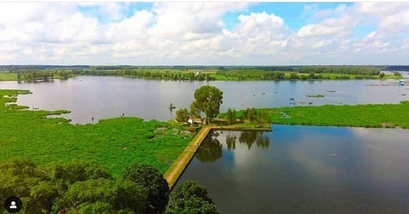 Wisata Danau Tirta Gangga Sensasi Menjelajahi Lampung Rasa Bali