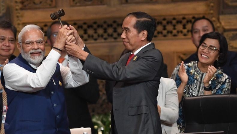 Sah Presiden Jokowi Serahkan Presidensi G20 Ke PM India Narendra Modi