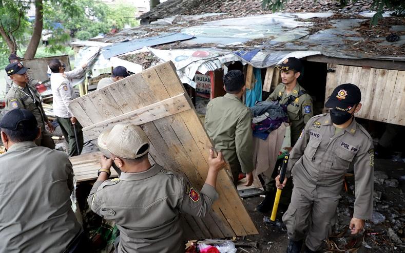 Warga Kampung 1001 Malam Surabaya Direlokasi Normalisasi Sungai Segera