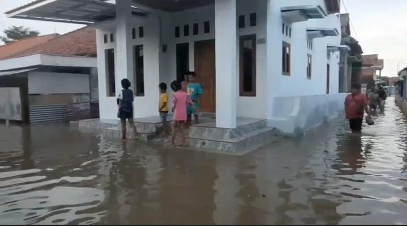 Sungai Kemiri Meluap Ratusan Rumah Di Tegal Tergenang Banjir