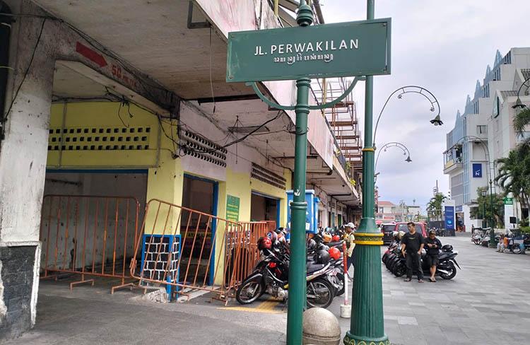 Pedagang Jalan Perwakilan Yogyakarta Kosongkan Ruang Usaha Siap