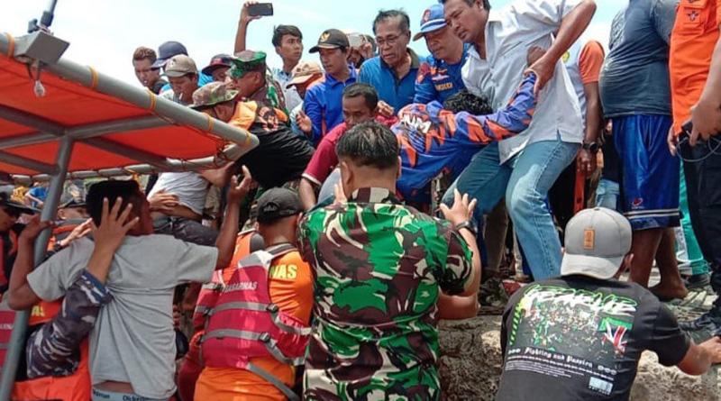 Dihantam Ombak Kapal Nelayan Tenggelam Di Perairan Cilacap 2 ABK Hilang