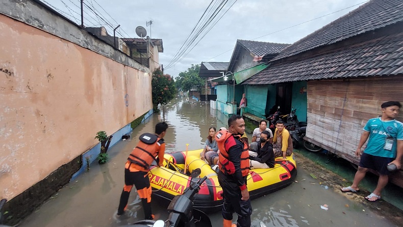 Banjir Luapan Sungai Bengawan Solo 1 700 KK Di Sukoharjo Mengungsi