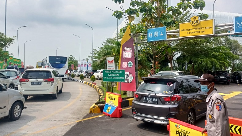 Ada Semburan Api Rest Area Tol Cipali KM 86 Tutup Sementara