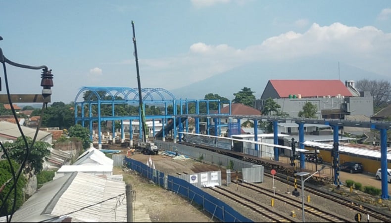 Pembangunan Skybridge Stasiun Paledang Capai Persen Target Rampung