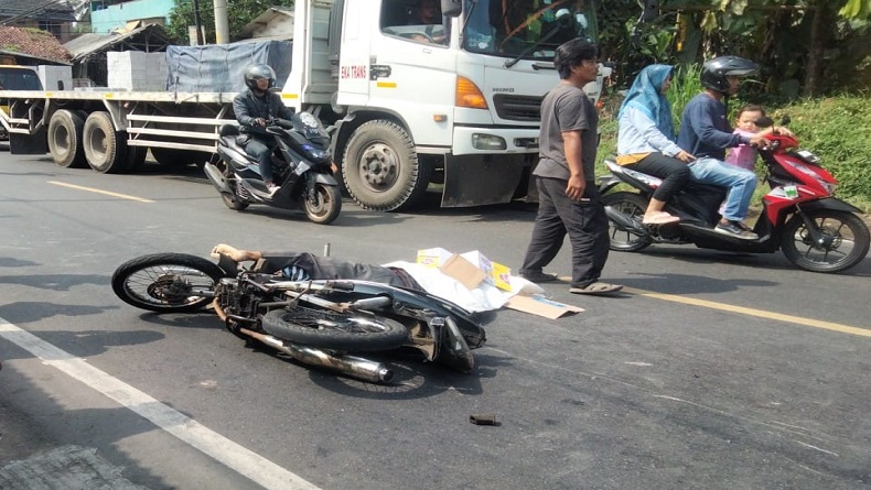 Kecelakaan Di Sukabumi Pemotor Lansia Tewas Terlindas Truk Fuso