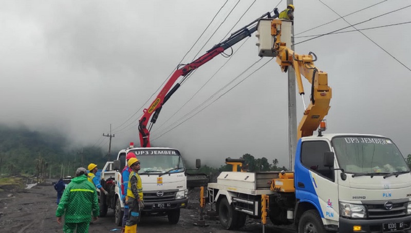 PLN Pulihkan Pasokan Listrik 34 786 Pelanggan Usai Banjir Lahar Dingin