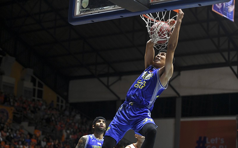 Game Pertama Final Ibl Prawira Harum Kalahkan Pelita Jaya