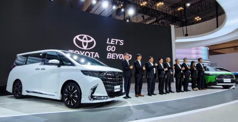 Toyota Alphard Hybrid Melantai Di GIIAS 2023 Intip Spesifikasi Dan