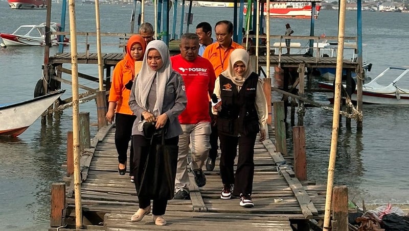 Salurkan Bansos Sembako Di Pulau Lae Lae Pos Indonesia Komitmen Layani