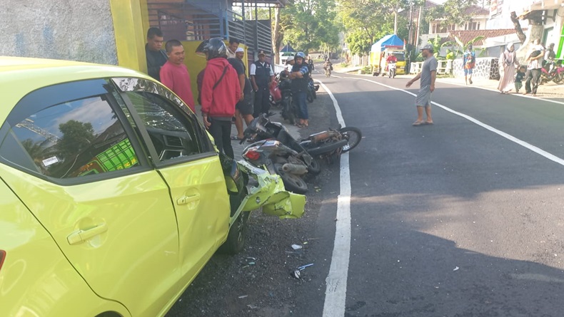 Kecelakaan Di Garut Kendaraan Terlibat Tabrakan Orang Luka Luka