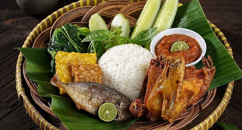 Makanan Khas Banyuwangi Yang Lezat Wajib Cicipi Nasi Tempong Bikin Nagih