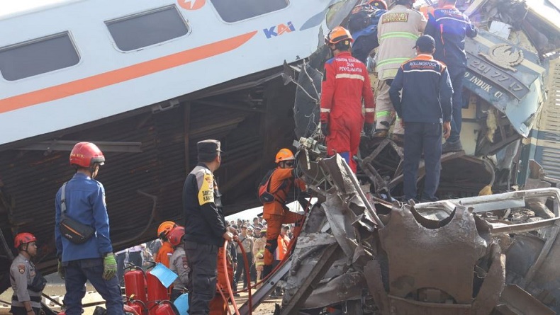 2 Dari 3 Korban Tewas Tabrakan Kereta Di Bandung Ternyata Masinis Dan