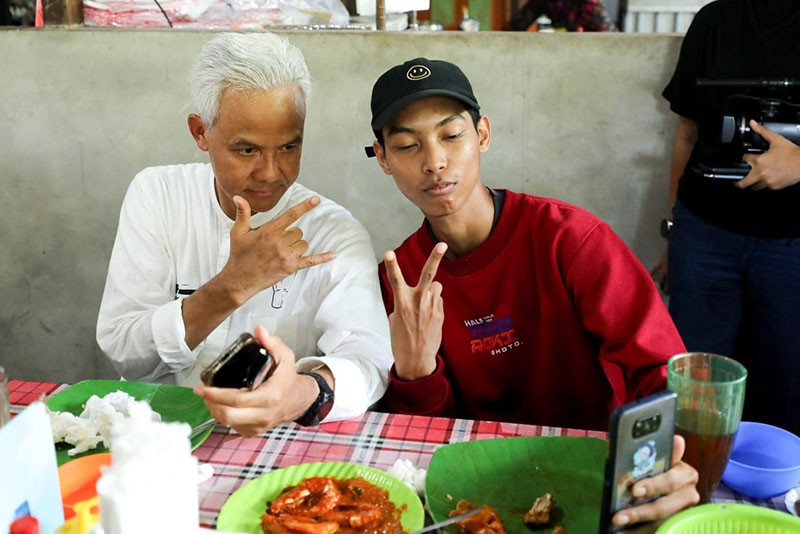 Humanis Ganjar Ajak Makan Pendukung Prabowo Dan Sampaikan Pesan Damai