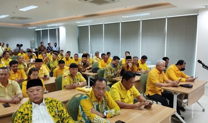 Bobby Nasution Hadiri Pengarahan Balon Kepala Daerah Golkar Pakai