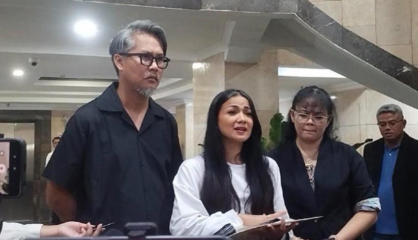 Gemetar Terima Sertifikat Tanah Nirina Zubir Teringat Berjuang Lawan