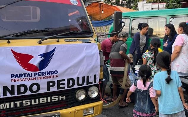 Partai Perindo Kirim Bantuan Mobil Tangki Air Bersih Ke Warga