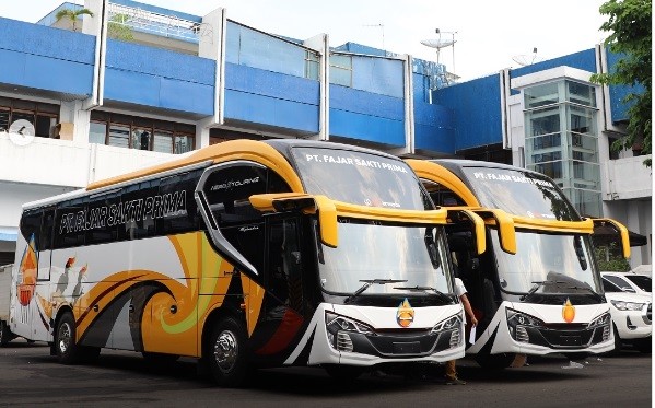 Karoseri New Armada Rilis Bus Mewah Skylander R Siapa Yang Pesan