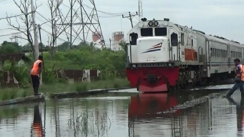 Daftar Perjalanan KA Dibatalkan-Ubah Rute Imbas Banjir di Jalur Alastua-Semarang Tawang