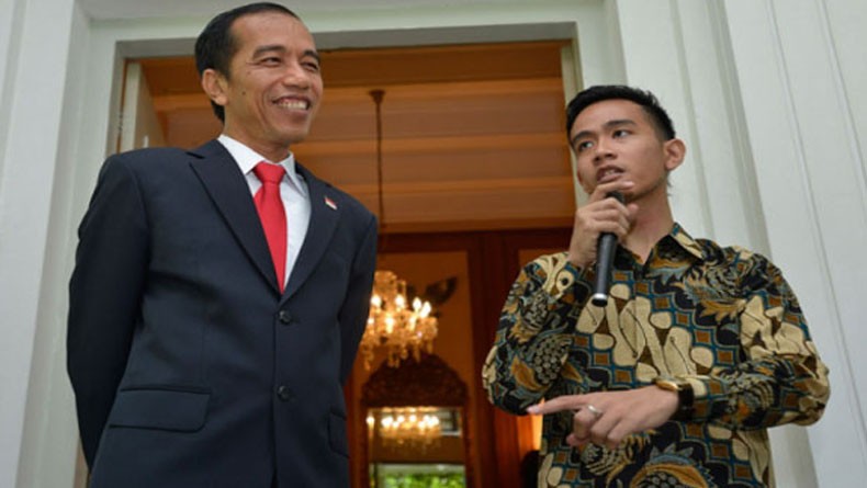 Jokowi Hari Ini Akan Beri Penghargaan Satya Lencana ke Bobby dan Gibran di Surabaya