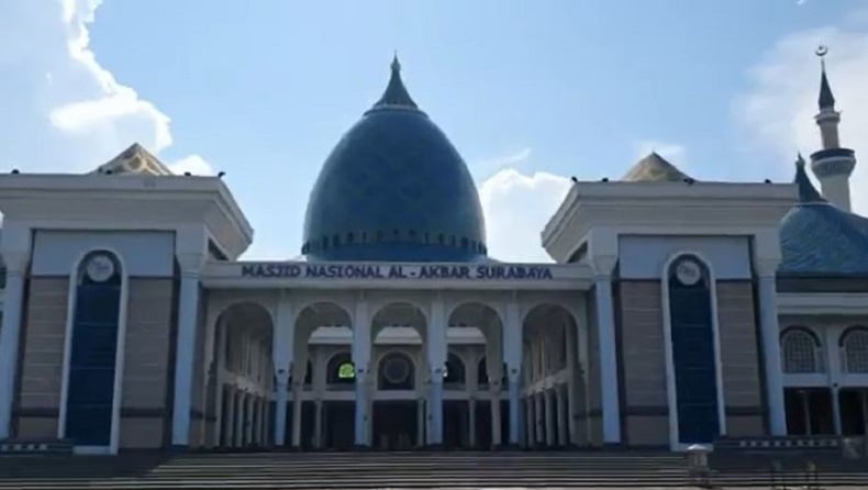 3 Tempat Wisata Religi di Surabaya yang Wajib Dikunjungi, Nomor 2 Punya Arsitektur Seindah Masjid di Timur Tengah!