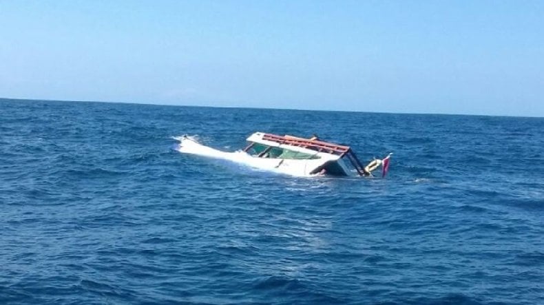 Kapal Pukat Terbalik Dihantam Badai di Teluk Benggala, 9 Nelayan Diduga Tewas