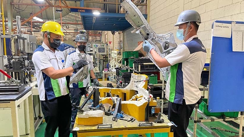 PMI Manufaktur RI Juni Turun: Permintaan Anjlok, Pabrik Kurangi Pekerja