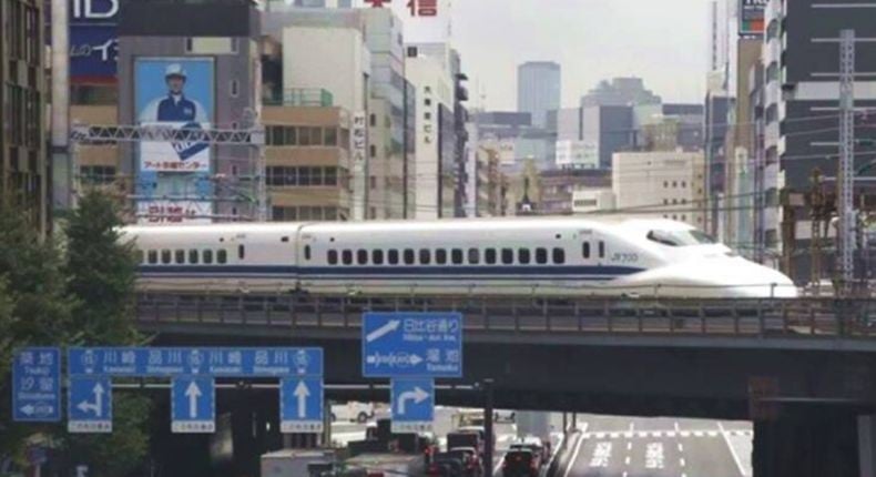 Waduh, Gerbong Kereta Cepat Jepang Shinkansen Terlepas saat Melaju