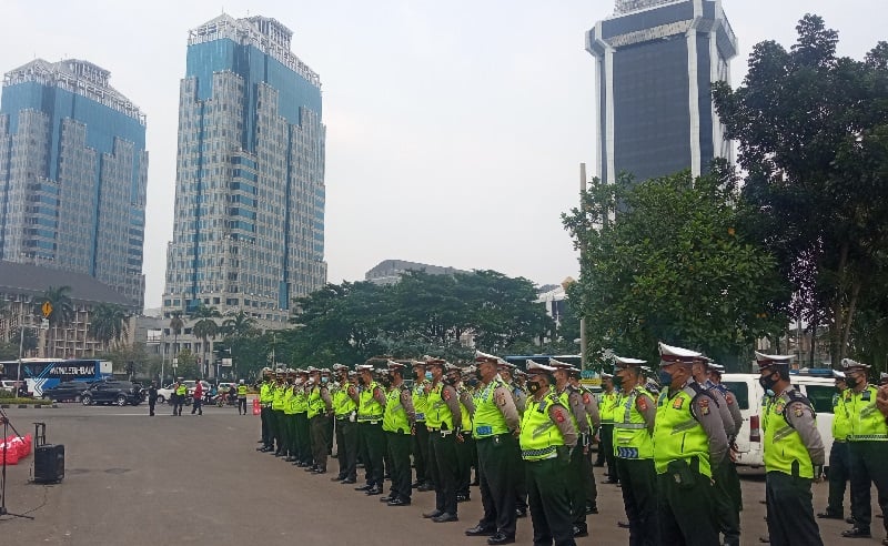 1.963 Personel Gabungan Kawal Demo Buruh di Silang Selatan Monas Hari Ini